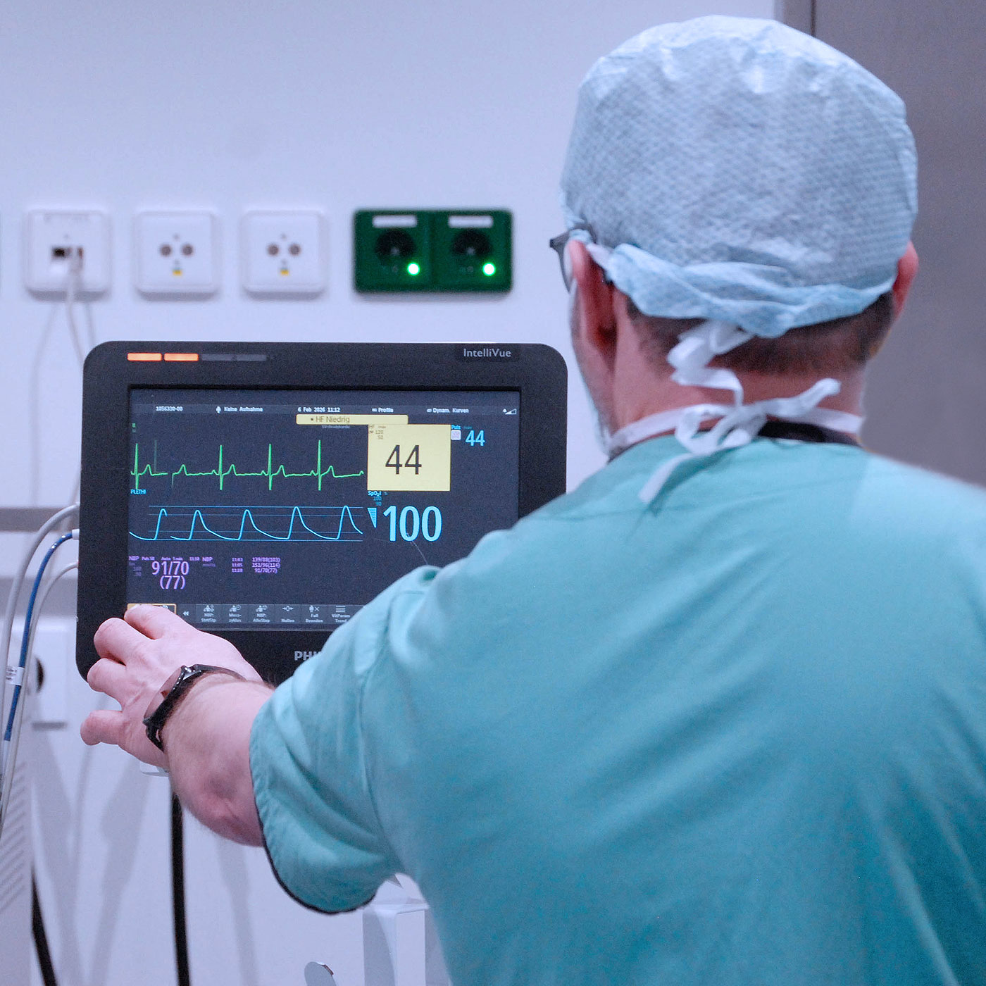 Die Implantation der Seeds bei der LDR-Brachytherapie erfolgt unter Narkose